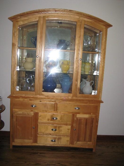 Beautiful mirror back hutch.  Can take off the top for a beautiful buffet.