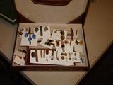 Cufflinks, tie bars, tie tacks etc.