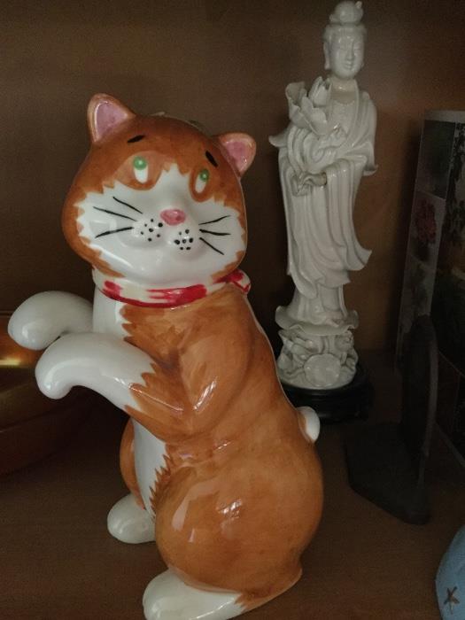 This is one of the cats I think is unusual and fun. $10