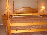 oak king poster bed