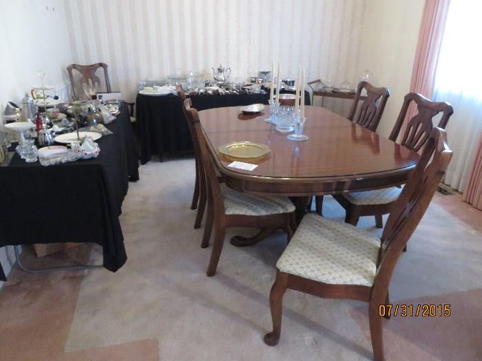 66x44 Dining Room table with 6 Chairs and 3-12" Leaves