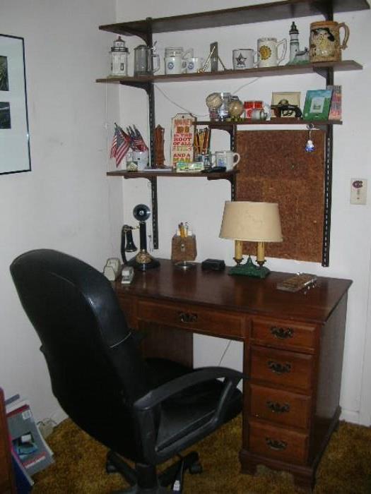 Knee hole desk and office chair