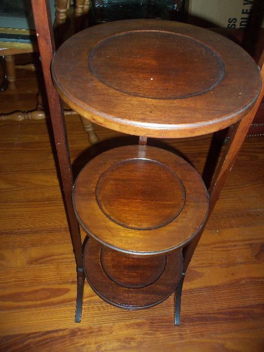 Oval Trio of Stacked CollapsibleTables: Vintage