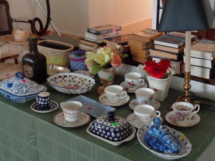Polish pottery and English tea cups