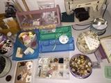 HUGE COLLECTION OF VINTAGE BUTTONS