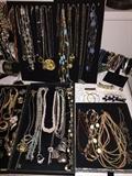 VINTAGE JEWELRY / COSTUME JEWELRY