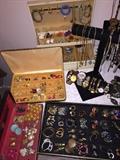 COSTUME / VINTAGE JEWELRY