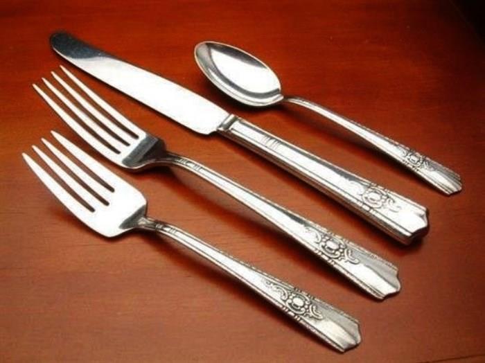 Lovely 40 pc. Antique Wallace Silver Plate Flatware Set