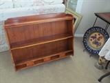 Cushman Colonial Creation wall shelf