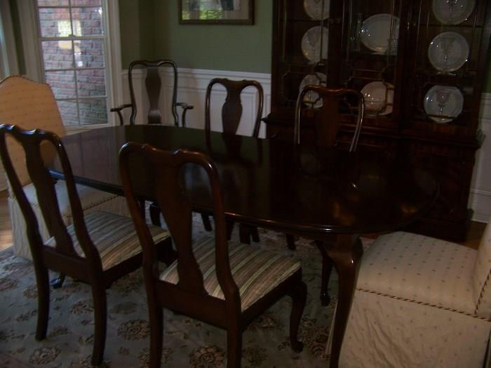 Dining room set to match with eight chairs-2 head chairs are Parson's chairs