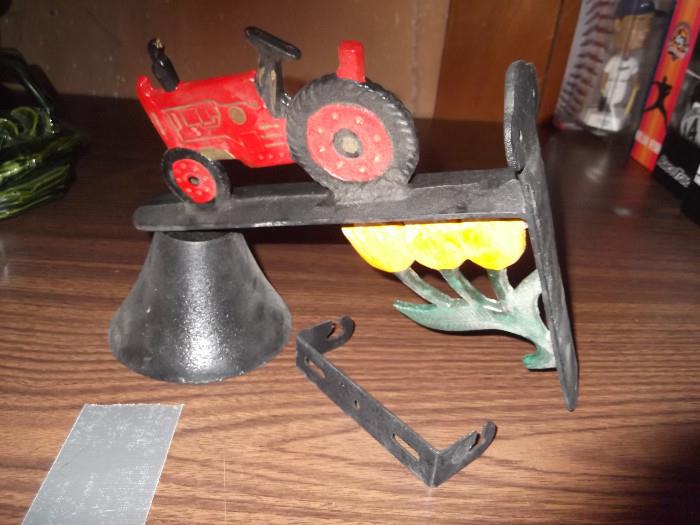 cast iron dinner bell with tractor (needs a ringer)