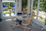 Dinette set, 4 rolling chairs