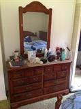 Dresser / Mirror - $ 140.00