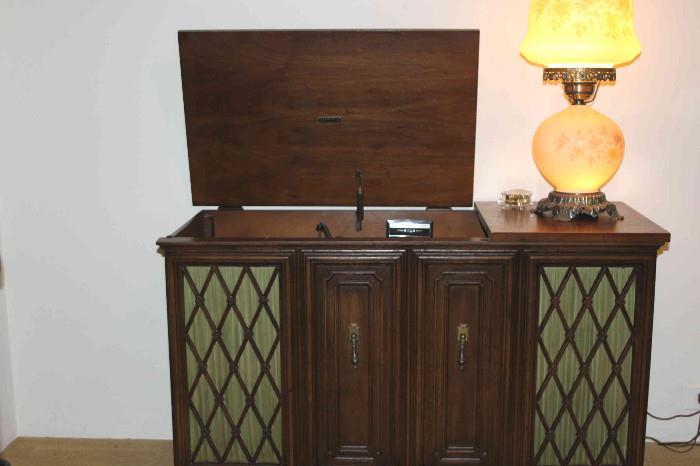 Zenith Console - Phono, Stereo & 8-track player.