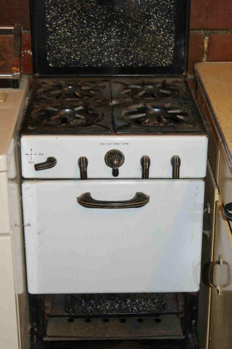 Antique Gas Stove & Oven