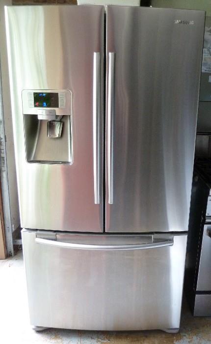 Samsung Stainless Steel Refrigerator, Model RFG238AARS