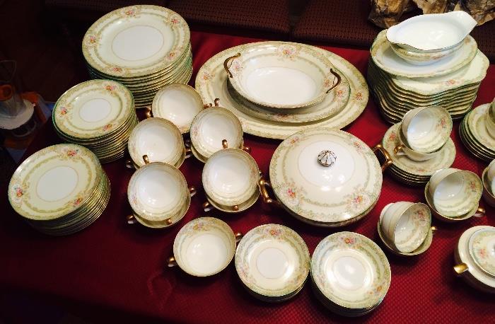 Noritake Dish Set