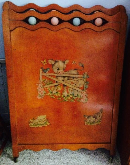 Vintage Crib (Adorable Motif!)