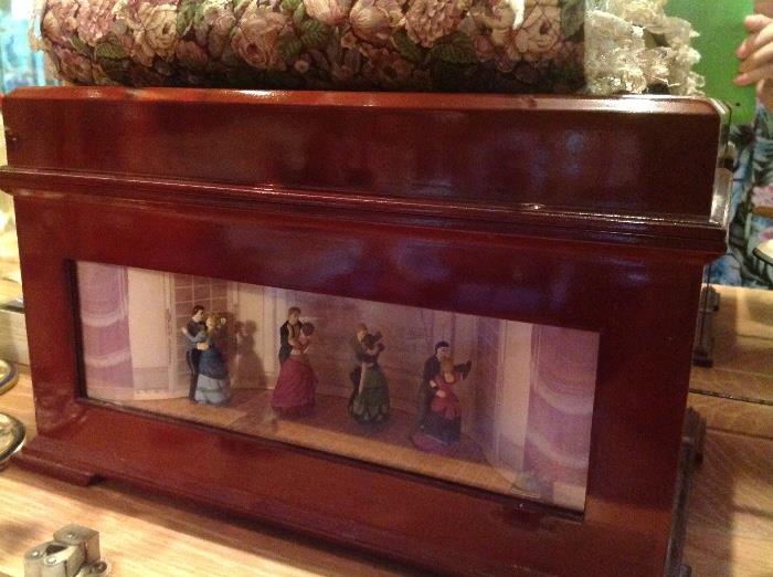 Mr. Christmas music box diorama