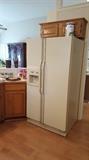 Full Size Kenmore Refrigerator - Work Great!