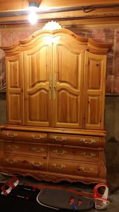 Gorgeous Armoire! We have an entire bedroom suite that matches this piece.  Being sold separately.