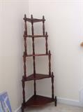 Corner shelf