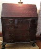 Governor Winthrop Style Drop Leaf Desk