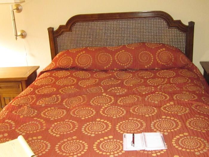 Queen size Thomasville bed with comforter