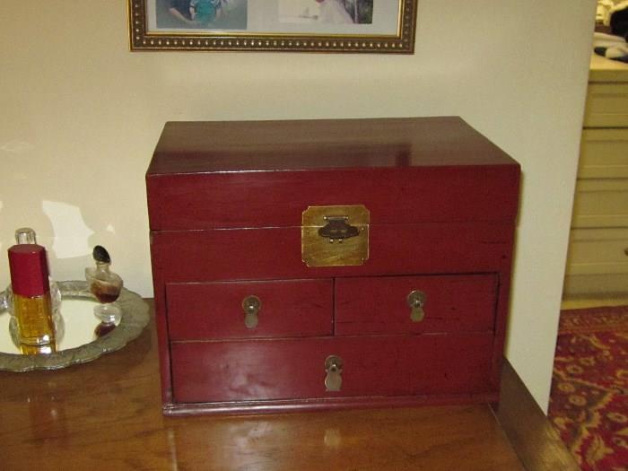 Red jewelry chest lacquer