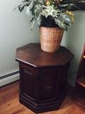 wood corner end table, faux plant