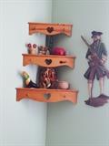 cute little corner shelves