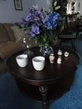 coffee table with 2 matching end tables, faux flowers