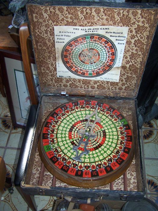 ALL - IN - ONE GAME SET WITH ROULETTE WHEEL