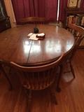 queen anne style round dining table - no leaves