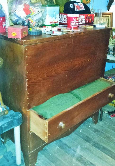 Southern Heart Pine primitive blanket chest (mule chest) circa 1800s. Excellent condition, original hardware. Champhered bottom.