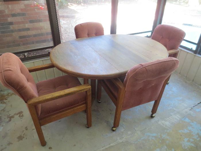 VINTAGE SOLID OAK DINETTE