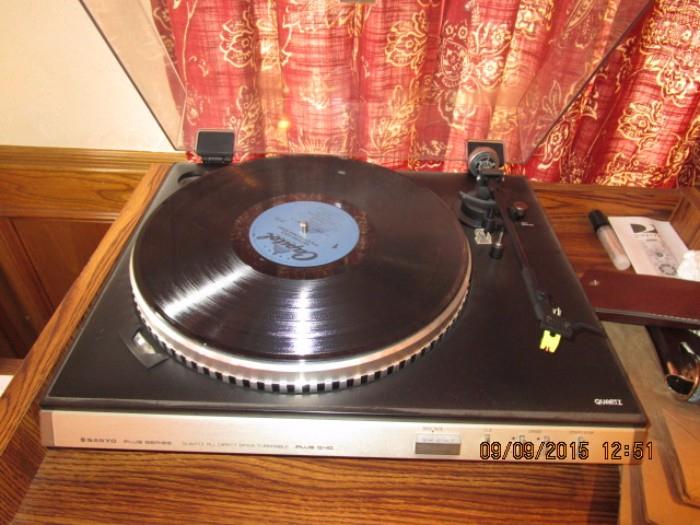 TURNTABLE - WORKS.  COME BY AND LISTEN TO JOHNNY MATHIS CHRISTMAS MUSIC!