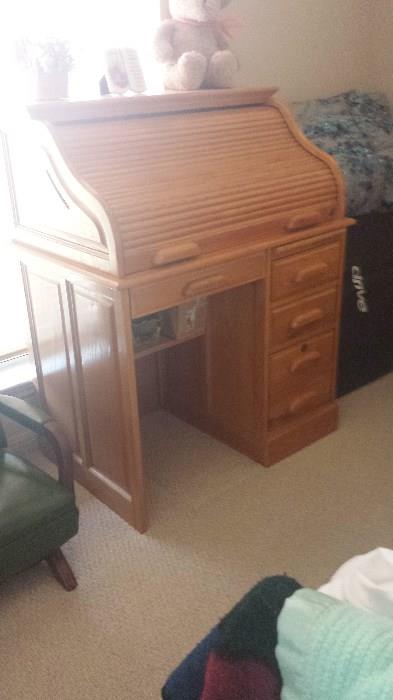 Oak roll top desk.  Excellent condition. $200.00
