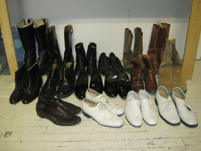 Mens shoes & boots, includes a great pair of back zip motorcycle boots size 11.