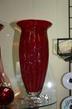 Beautiful deep red vase thats perfect for the Holidays, just add some pink long stem roses and leaves.