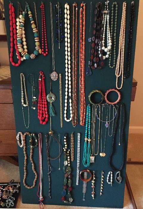 Jewelry, Necklaces 