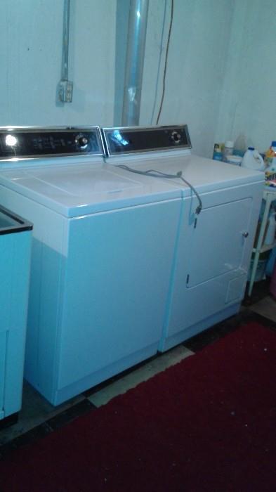 Maytag Clothes Washer & Dryer