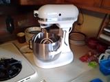 Like new Kitchen-Aid mixer