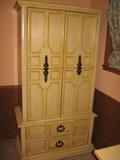 Broyhill Chest of Drawers