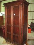 7' Armoire