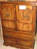Chest w/ 2 Drawers