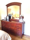 Dresser, mirror