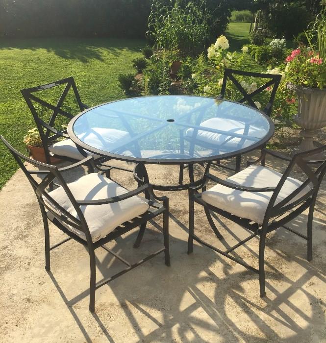 Outdoor dining set