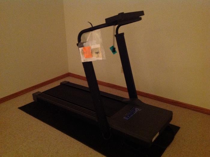 treadmill - Weslo Cadence 955