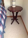 round accent table